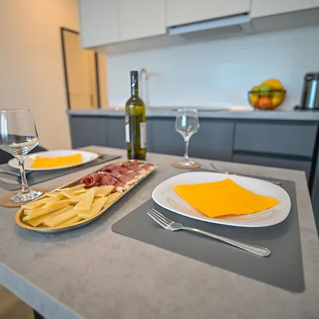 Seaside Escape * Split